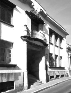 Fachada de la primera sede de la Rectoría