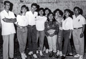 Fiesta de graduación de alumnos de la Facultad de Odontología junto con Joaquín Romero Esparza. Facultad de Odontología.