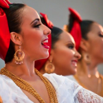 Imagen Con México de mis amores el Ballet Folklórico da la bienvenida a estudiantes universitarios