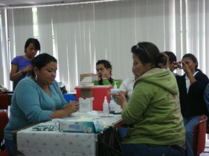 En prácticas del Taller: Adriana y Delia tallerconsejeria03
