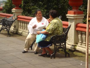 Sara, entregando resultados en la pos-Consejería tallerconsejeria10