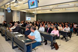 Dictó conferencia en la USBI, ante empresarios veracruzanos y estudiantes de la UV