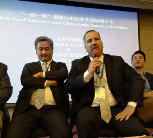 Presentación de Esteban Zottele de Vega en Shanghái