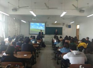 Presentación en la Universidad de Changzhou con alumnos de la Licenciatura de Idioma Español