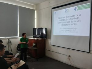 Mtra. Alma Rosa Galindo Monfil presentando