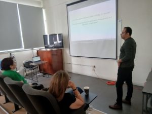 Daniel Sandria Flores presentando