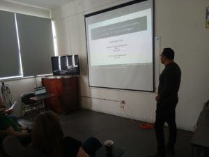 Daniel Sandria Flores presentando