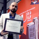 Imagen Durante la Feria Internacional del Libro Universitario UV y UANL entregaron Premio Nacional de Dramaturgia 2016 a Felipe Villarreal