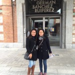 Imagen Nuestras alumnas de la Especialización en Promoción de la Lectura Nayanith Rivera Murrieta y Elizabeth Rivera Cuéllar en su estancia en la Universidad Complutense de Madrid.
