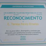 Imagen Los alumnos del Taller para Promotores de Lectura de la Fac. de Artes Plásticas de UV reconocen la labor  de la Mtra. Teresa Pérez Ornelas.