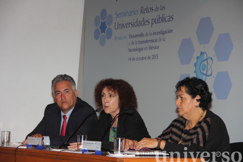 Leobardo Serrano, Julia Tagüeña Parga y Elena Rustrián en la segunda edición del Seminario Retos de las Universidades Públicas.