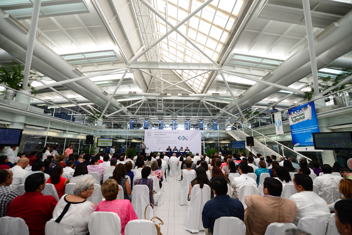 El vicerrector Alfonso Pérez Morales reafirmó el respaldo de la región a la rectora Sara Ladrón de Guevara