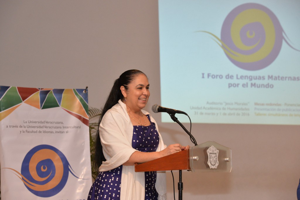 La Rectora destacó que la UV es la única institución en México que recibe tesis en lenguas originarias 