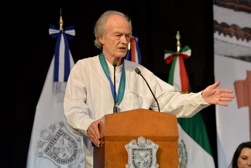 Jean Meyer Barth recibió la Medalla al Mérito Universidad Veracruzana