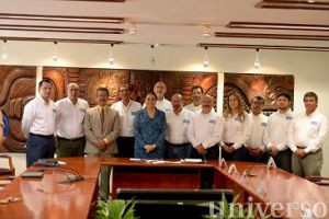 La UV y el CICX signaron convenio para la certificación de ingenieros civiles de la región sur-sureste del país. 