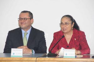 Renato Alarcón Guevara y Sara Ladrón de Guevara.