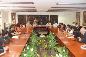 Rectoría recibió a estudiantes y jóvenes y fijó una clara postura: “La Universidad es casa de todos pero no es casa de la violencia”