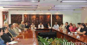 Autoridades universitarias conocieron la serie Más allá de la ciencia.