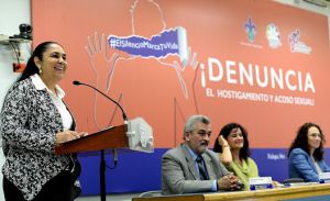 La rectora Sara Ladrón de Guevara inauguró la campaña permanente “#ElSilencioMarcaTuVida”.