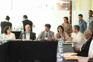 Representantes de universidades hablaron sobre la importancia de impulsar la educación virtual.