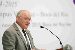 El vicerrector Alfonso Pérez Morales.