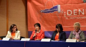 María José García, Claudia Gutiérrez, Araceli González y Monserrat Díaz, durante el foro.