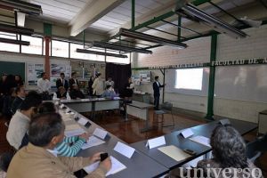 Estudiantes del taller expusieron los elementos relevantes de sus propuestas.