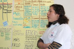 Estudiantes de bachillerato participaron en actividades de educación sobre riesgo y cambio climático.
