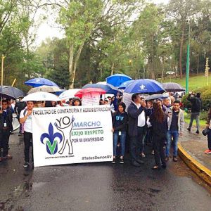 La comunidad UV se hizo presente en la marcha
