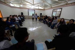 Estudiantes de la UV participaron en el curso-taller de capacitación sobre tutoría de pares