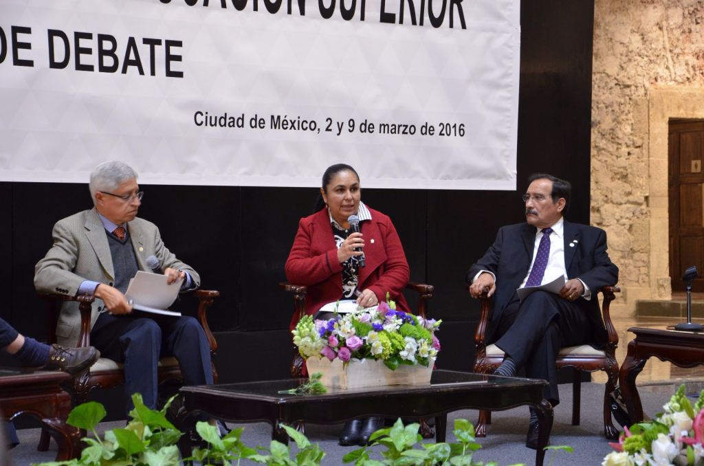 Sara Ladrón de Guevara participó en el foro “La legislación y el financiamiento”, organizado por la ANUIES y el Senado de la República