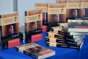 Cartapacios puede adquirirse en el stand de la Editorial UV que se encuentra en la FILU