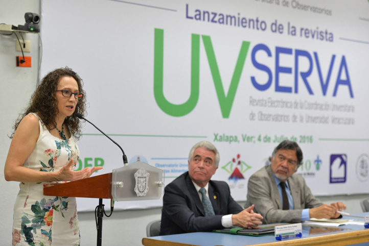 Leticia Rodríguez Audirac en el lanzamiento de la Revista Electrónica UVServa