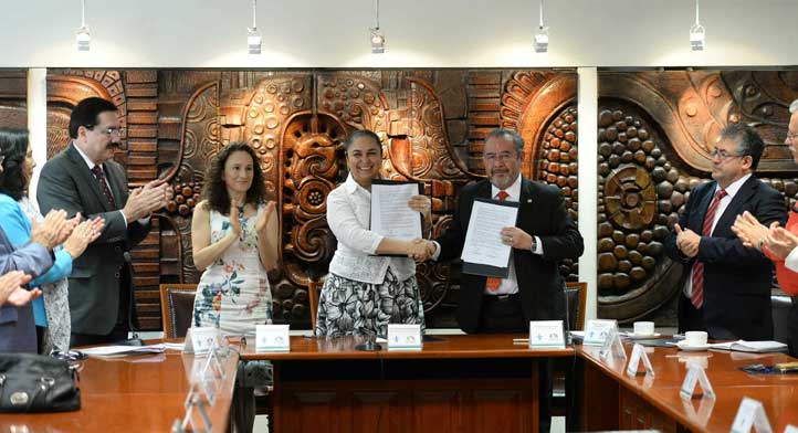 La firma del convenio reforzará las actividades de vinculación