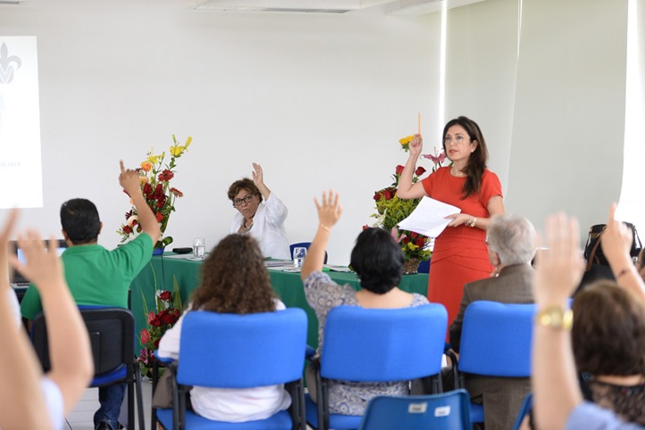 Rocío Liliana González Guerrero, directora de Pedagogía, durante su Segundo Informe de Actividades