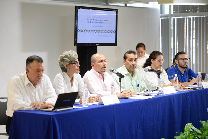 Antonio Marín, Alicia Urbina, David Barquero, Marco Malpica, Magaly Corona y Alberto González