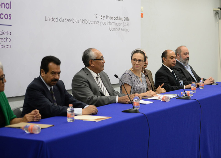 Detalle del presídium para la inauguración del VII Seminario Internacional de Estudios Jurídicos