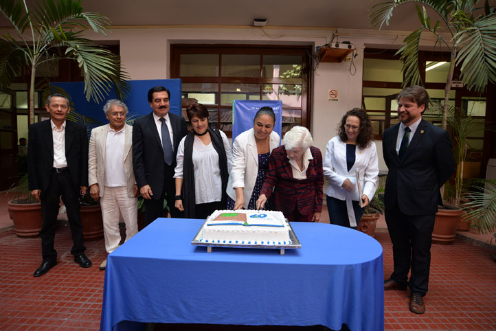 En la conmemoración estuvieron presentes autoridades universitarias, la viuda de Sergio Galindo y ex directores de la Editorial