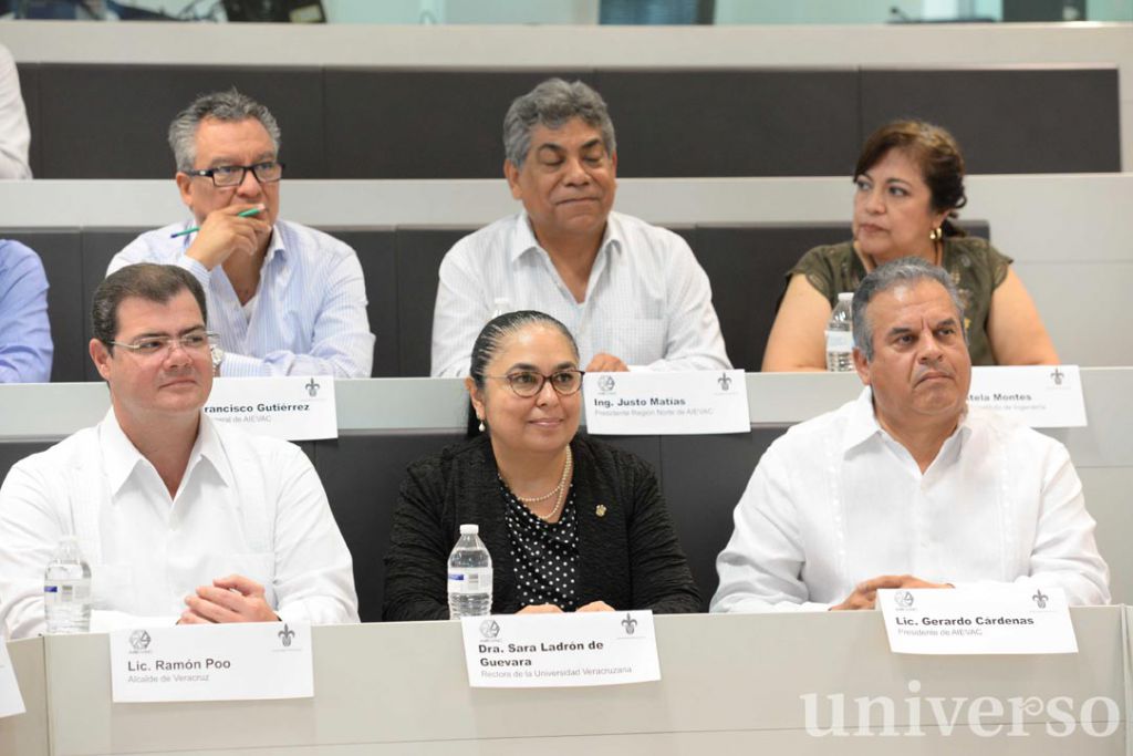 El evento fue encabezado por autoridades universitarias y empresarios agremiados en la AIEVAC