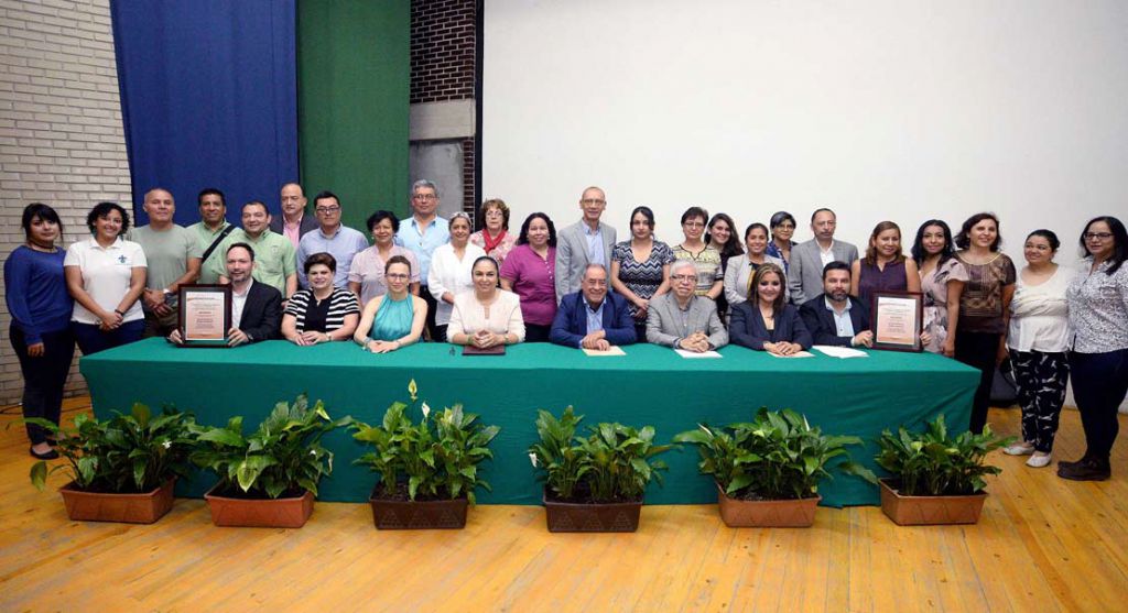 Integrantes de las comisiones de reacreditación de los programas educativos de Lengua Francesa y Lengua Inglesa