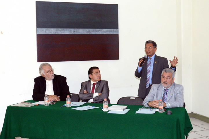 Rafael Arias, Darío Hernández, Gerardo García y Alberto Islas en el IIESES