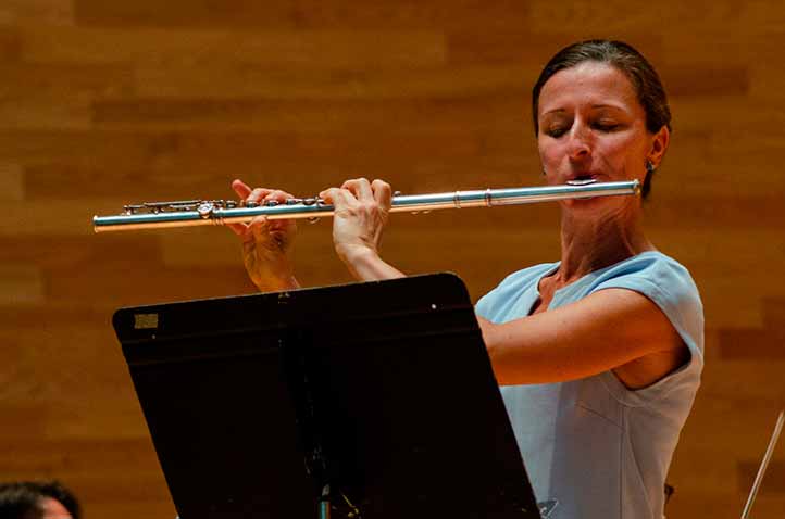 Lenka Smolcakova, flauta principal de la OSX. Orquesta Sinfónica de Xalapa 
