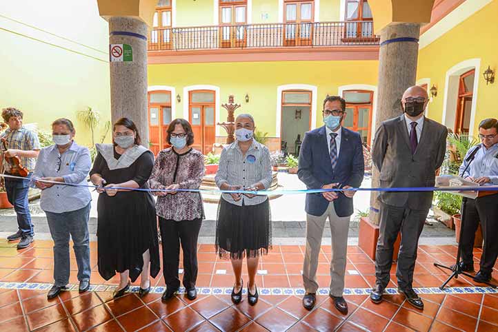 La rectora Sara Ladrón de Guevara inauguró las nuevas instalaciones de la UVI 
