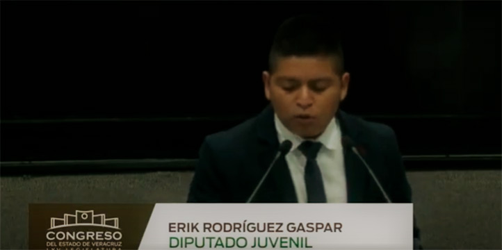 Erik Rodríguez Gaspar, alumno de la Universidad Veracruzana, participó como parlamentario juvenil 