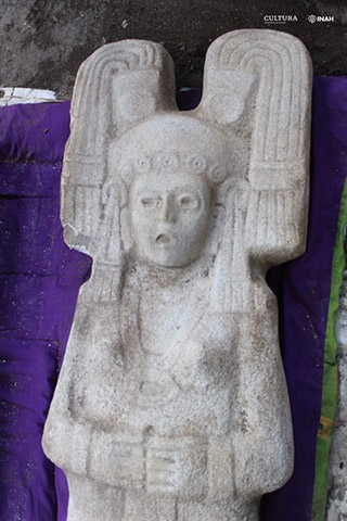 Escultura de la joven gobernante de Amajac (Foto: María Eugenia Maldonado Vite. Tomada del INAH)