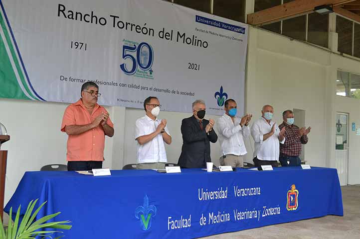 Autoridades de la UV presidieron la ceremonia conmemorativa de los 50 años del Racho Torreón del Molino 