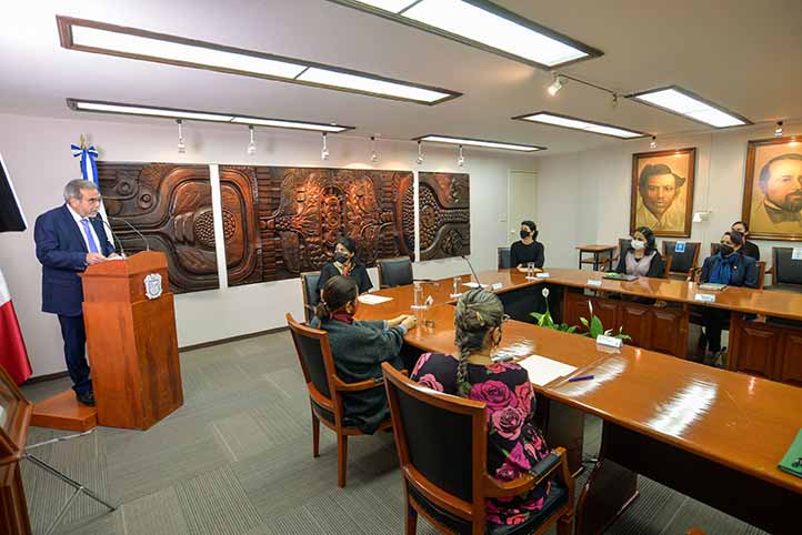 El rector enfatizó que las Instituciones de Educación Superior están llamadas a combatir la cultura de menosprecio y maltrato a la mujer 