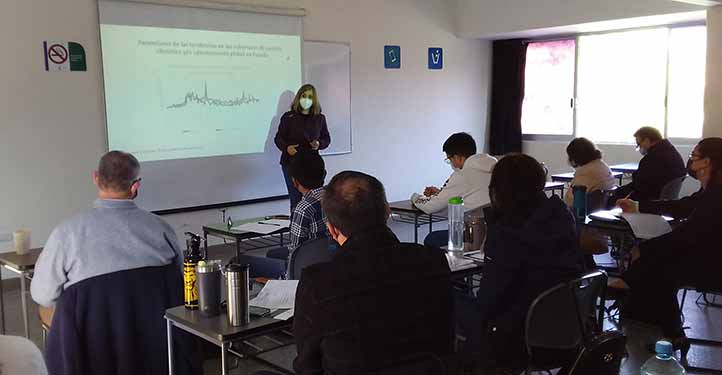 La especialista dicta el curso “Educación y comunicación sobre la crisis climática ante la vulnerabilidad de la vida cotidiana” 