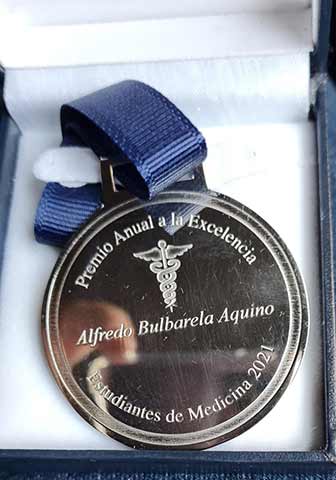 Medalla de Alfredo Bulbarela Aquino