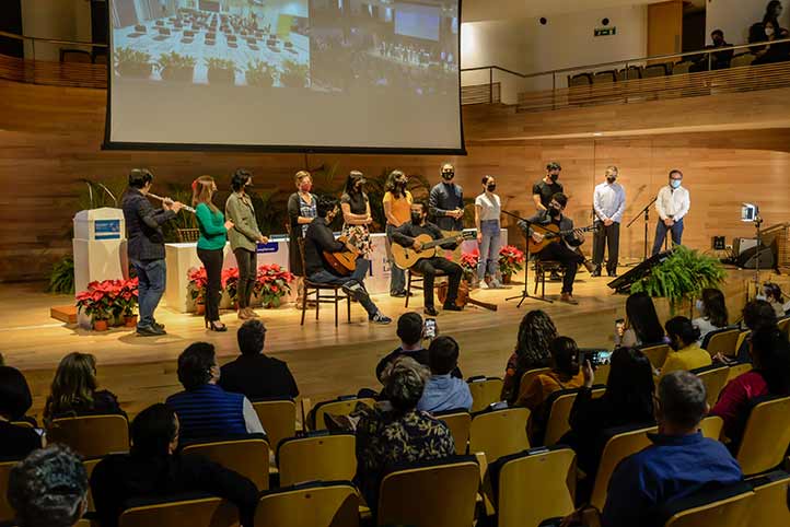 Alumnos de la ECL presentaron las piezas Canarios jarochos y flamencos, Amigos mexicanos y Entre dos aguas 